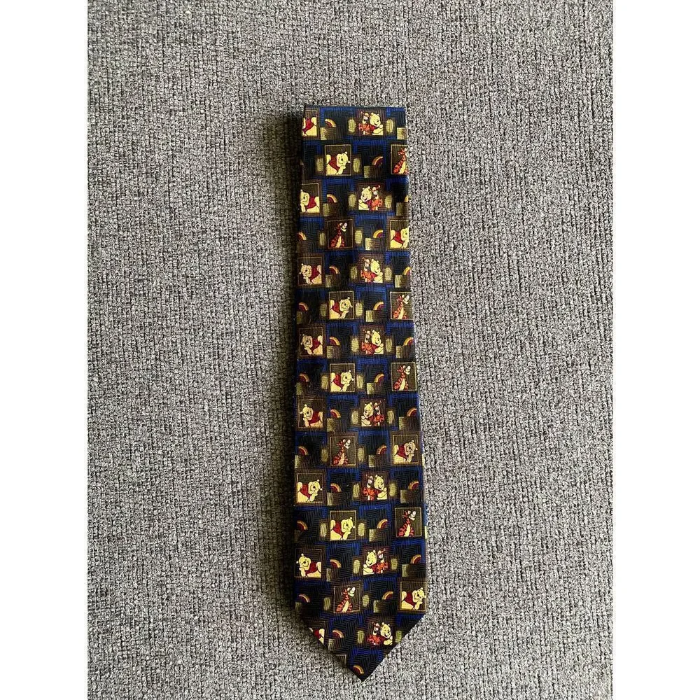 Disney Winnie the Pooh and Tigger men’s necktie good condition